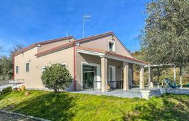 Villa – Marche, Italia. 650 000 €