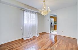 13 dormitorio casa de pueblo en Scarborough, Canadá. C$1 449 000