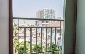 2-dormitorio apartamentos en condominio en Bangkok, Tailandia. $106 000