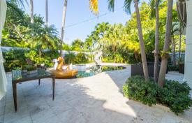 Villa – Key Biscayne, Florida, Estados Unidos. $3 695 000