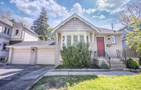 Casa de pueblo – North York, Toronto, Ontario,  Canadá. C$1 847 000