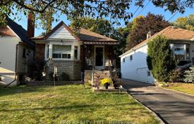 7 dormitorio casa de pueblo en North York, Canadá. C$2 154 000