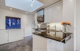 7 dormitorio casa de pueblo en Etobicoke, Canadá. C$2 120 000