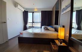 1-dormitorio apartamentos en condominio en Phra Khanong, Tailandia. $144 000