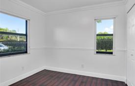 Condominio – Pembroke Pines, Broward, Florida,  Estados Unidos. $300 000