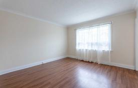 2 dormitorio casa de pueblo en North York, Canadá. C$1 576 000