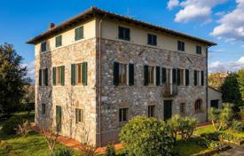 5 dormitorio villa 490 m² en Pescaglia, Italia. 880 000 €