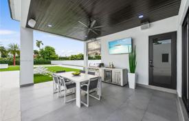 Casa de pueblo – West End, Miami, Florida,  Estados Unidos. $3 980 000