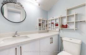 13 dormitorio casa de pueblo en Scarborough, Canadá. C$1 681 000
