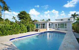 Villa – Miami, Florida, Estados Unidos. 2 703 000 €