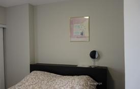 6 dormitorio piso en North York, Canadá. C$853 000
