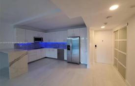 Condominio – Collins Avenue, Miami, Florida,  Estados Unidos. $390 000