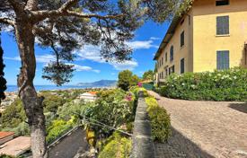 6 dormitorio piso 129 m² en Liguria, Italia. 845 000 €