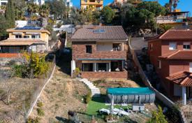 4 dormitorio casa de pueblo 230 m² en Alella, España. 680 000 €