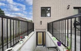 12 dormitorio casa de pueblo en Scarborough, Canadá. C$2 415 000