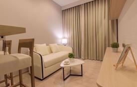 1-dormitorio apartamentos en condominio en Watthana, Tailandia. $210 000