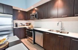 2 dormitorio piso en Lake Shore Boulevard West, Canadá. C$915 000