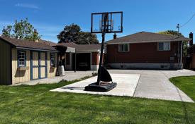8 dormitorio casa de pueblo en Etobicoke, Canadá. C$1 785 000