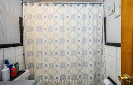 10 dormitorio casa de pueblo en North York, Canadá. C$1 099 000