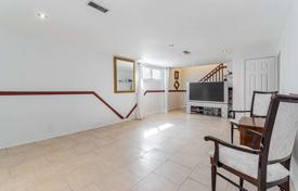 6 dormitorio casa de pueblo en Etobicoke, Canadá. C$1 251 000