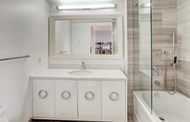 2 dormitorio piso en Etobicoke, Canadá. C$801 000