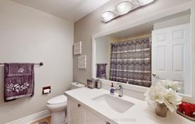 10 dormitorio casa de pueblo en Scarborough, Canadá. C$1 747 000