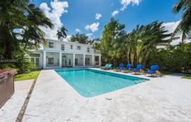 7 dormitorio villa 326 m² en Miami Beach, Estados Unidos. $6 250 000
