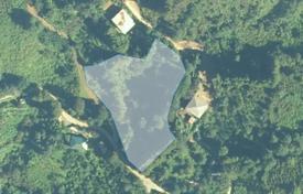 Parcela con vistas al mar y al bosque. $523 000