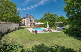 4 dormitorio casa de pueblo 193 m² en Poreč, Croacia. 2 300 000 €