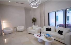 5 dormitorio casa de pueblo 511 m² en Miami, Estados Unidos. $3 750 000