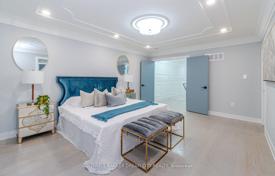 12 dormitorio casa de pueblo en Scarborough, Canadá. C$2 445 000