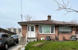 6 dormitorio adosado en Scarborough, Canadá. C$1 386 000