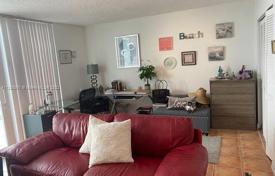 1-dormitorio apartamentos en condominio 51 m² en Miami Beach, Estados Unidos. $375 000