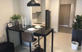 1-dormitorio apartamentos en condominio en Pathum Wan, Tailandia. $456 000