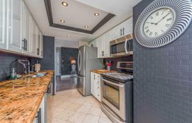 6 dormitorio piso en Etobicoke, Canadá. C$968 000