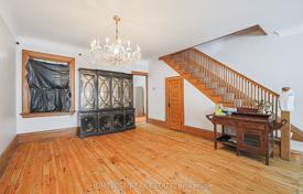 6 dormitorio adosado en Old Toronto, Canadá. C$2 557 000