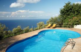Villa – Capri, Campania, Italia. 14 500 €  por semana