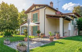 9 dormitorio finca rústica 221 m² en Arezzo, Italia. 800 000 €