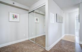 5 dormitorio piso en North York, Canadá. C$1 108 000