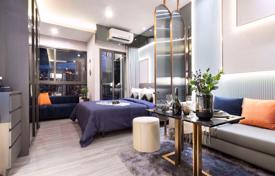 Condominio en Khlong Toei, Tailandia. $141 000