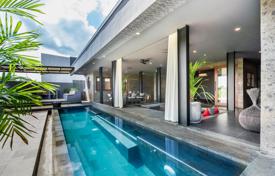 5 dormitorio villa 700 m² en Tumbak Bayuh, Indonesia. $780 000