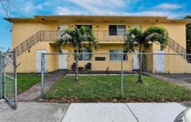 Casa de pueblo 355 m² en Miami, Estados Unidos. $775 000
