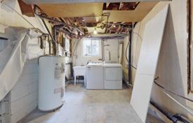 12 dormitorio casa de pueblo en Scarborough, Canadá. C$1 613 000