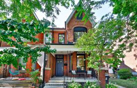 Adosado – Manning Avenue, Old Toronto, Toronto,  Ontario,   Canadá. C$2 611 000