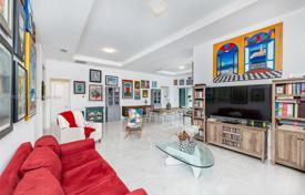 4 dormitorio casa de pueblo 268 m² en Miami, Estados Unidos. $799 000