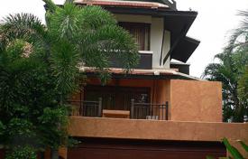 5 dormitorio casa de pueblo 210 m² en Jomtien, Tailandia. $4 200  por semana