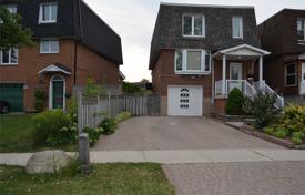 Casa de pueblo – Etobicoke, Toronto, Ontario,  Canadá. C$1 075 000