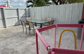 Condominio – Hialeah, Florida, Estados Unidos. $379 000