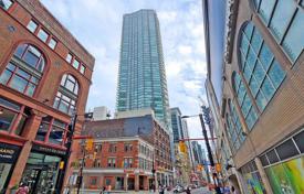 Piso – Yonge Street, Toronto, Ontario,  Canadá. C$778 000