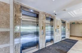 7 dormitorio piso en Scarborough, Canadá. C$818 000